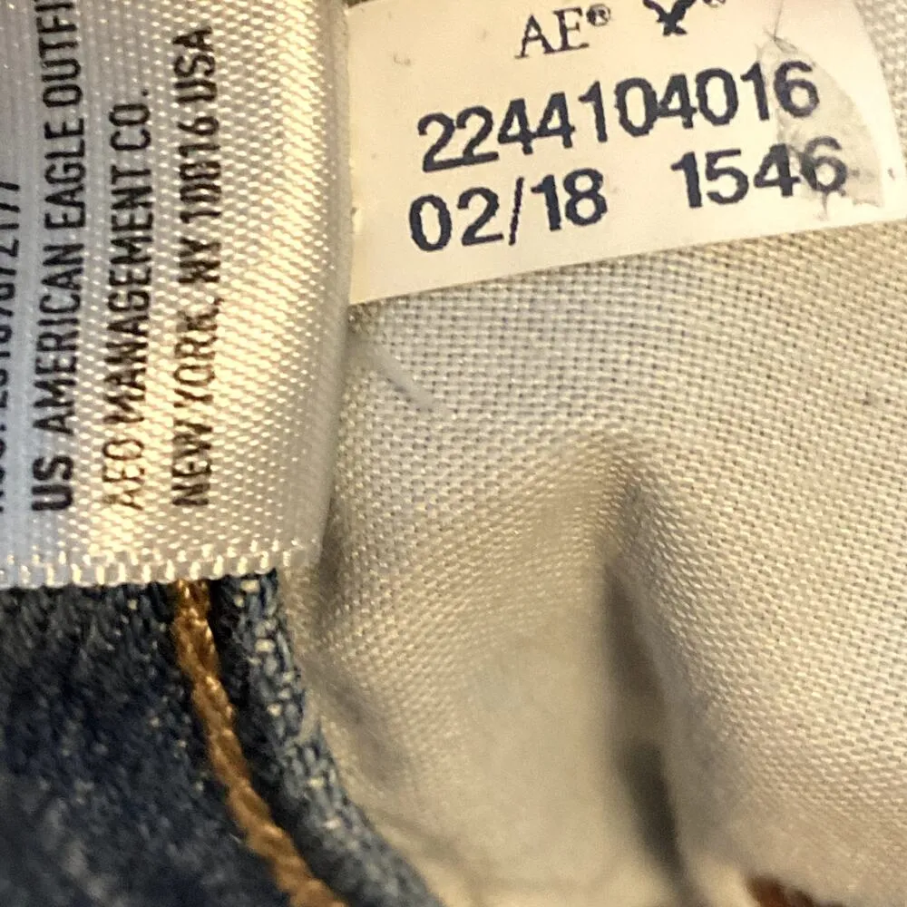 American Eagle Hi Rise Girlfriend Jeans 100% Cotton Distress Light Wash 8 XLong Blue - Image 7