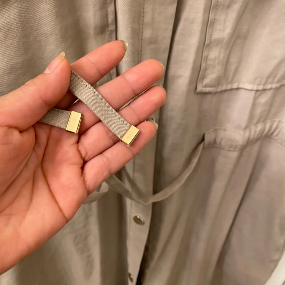 Zara beige button down shirt size small - Image 4