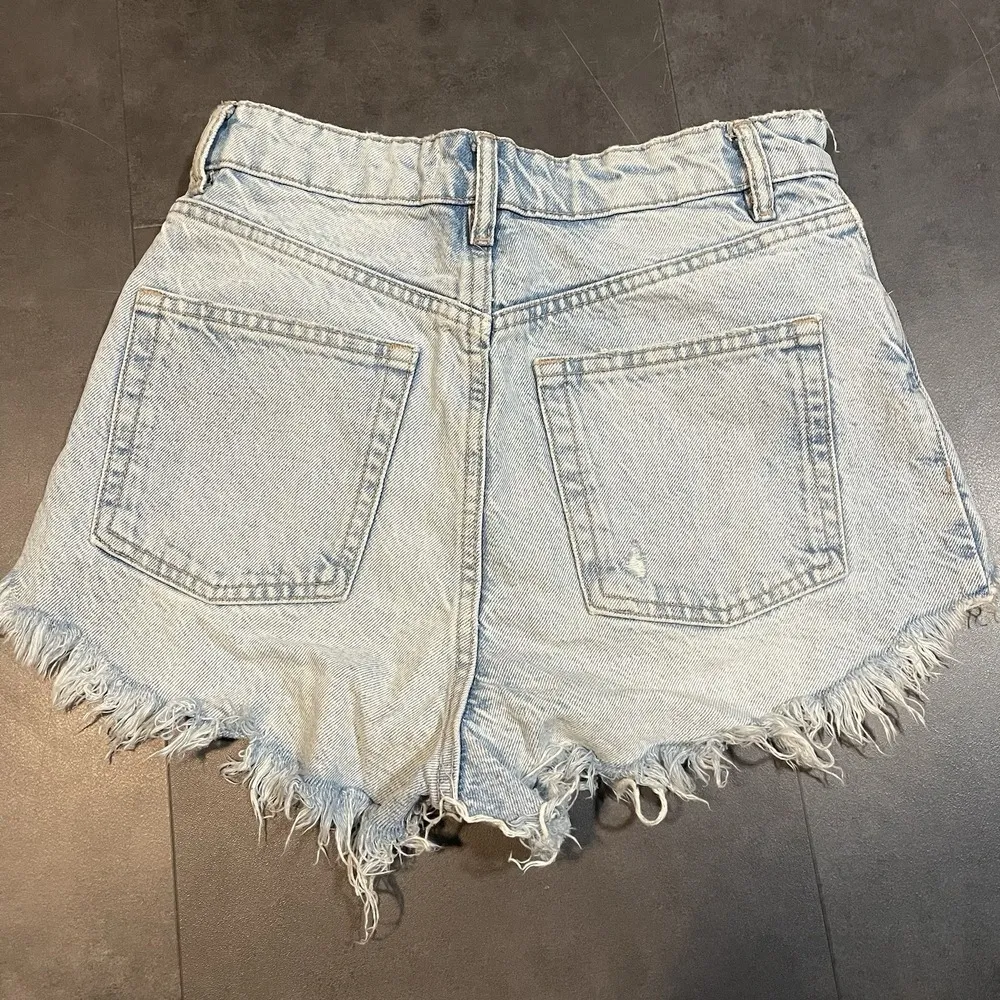Zara High Rise Blue Jean Shorts, size 4 button fly F-14 - Image 2