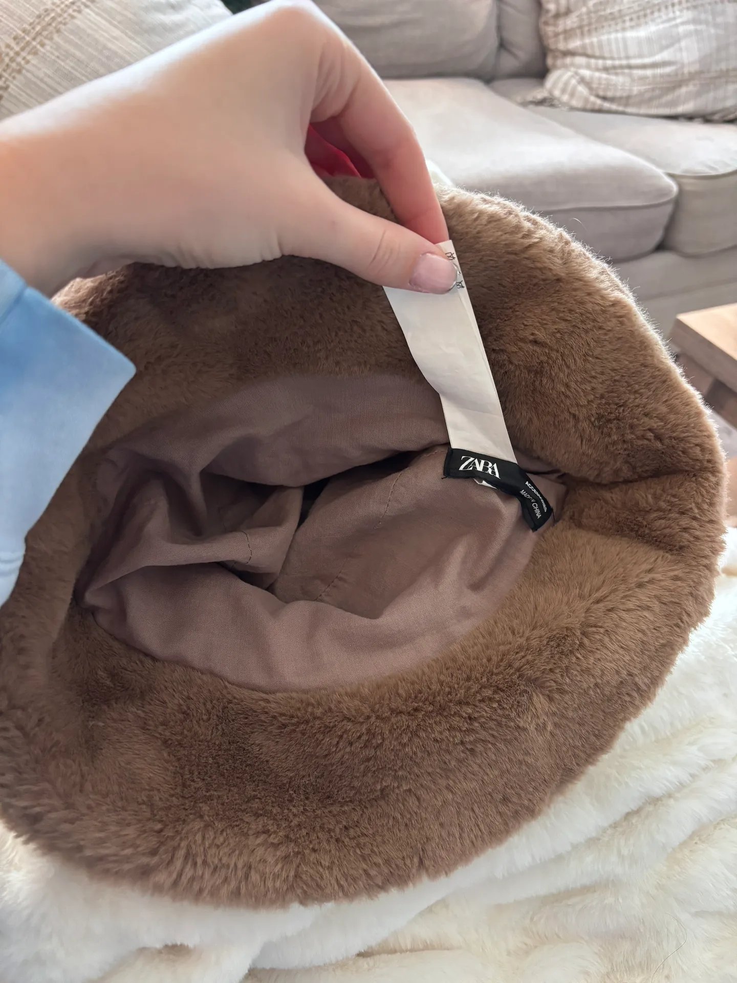 furry bucket hat - Image 4