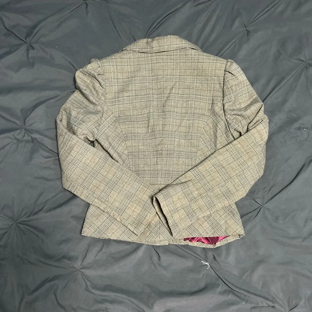 Beautiful plaid blazer/ suit jacket - Image 7