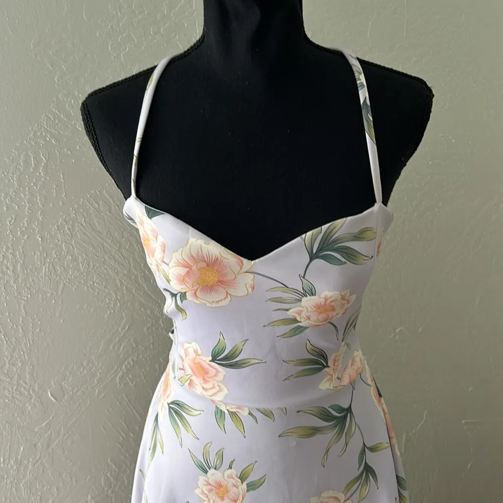 Boohoo floral Thea sweetheart criss cross open tie back midi ruffle flowy dress - Image 6