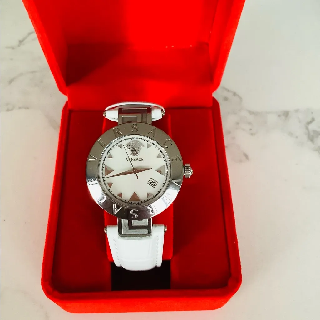 Ladies Versace watch🩷BEAUTIFUL❤️ - Image 12