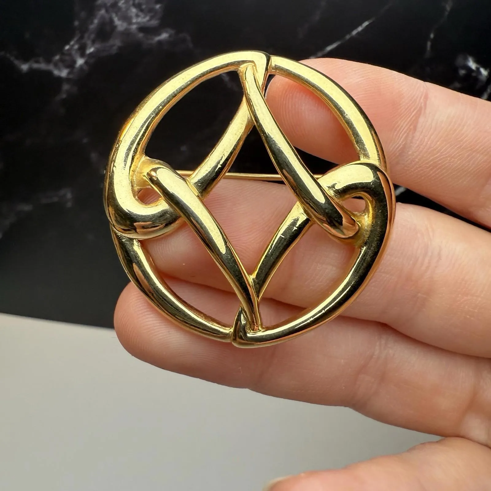 Monet Gold Tone Brooch Pin Signed Vintage - Image 14