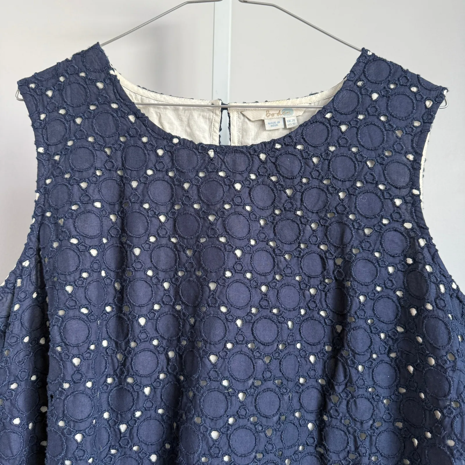 Boden UK20 US16 Navy‎ Blue Sleeveless Eyelet Tank Top Cotton Blouse Size 16 - Image 2
