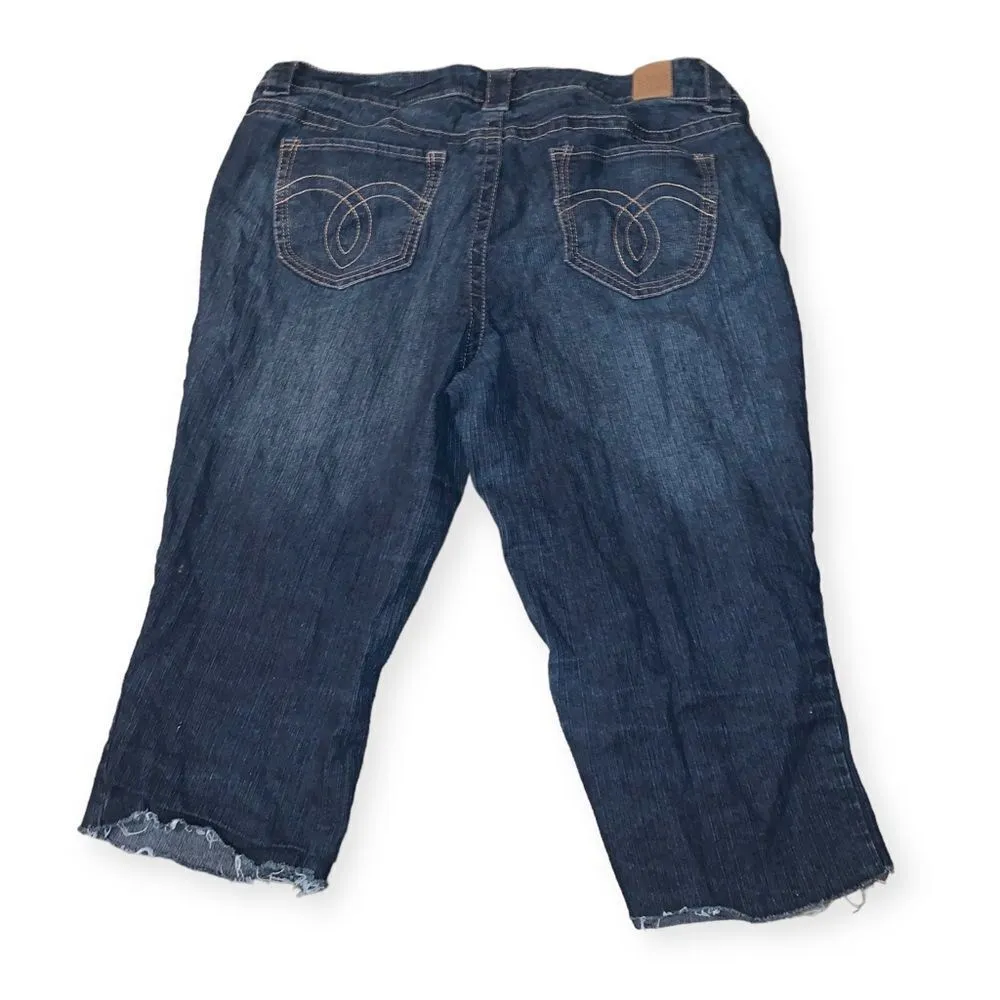 Vintage y2k cropped jeans - Image 3
