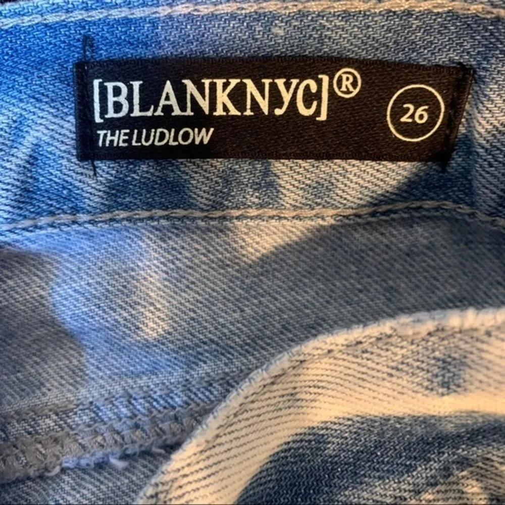 BLANK NYC  Ludlow Crop Girlfriend Belted Jeans - Image 11