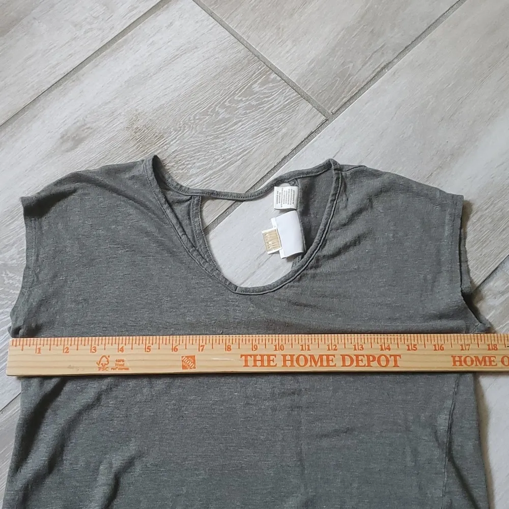 Cynthia Rowley Linen V-Neck  Cap Sleeve Top with Open Back - Image 12