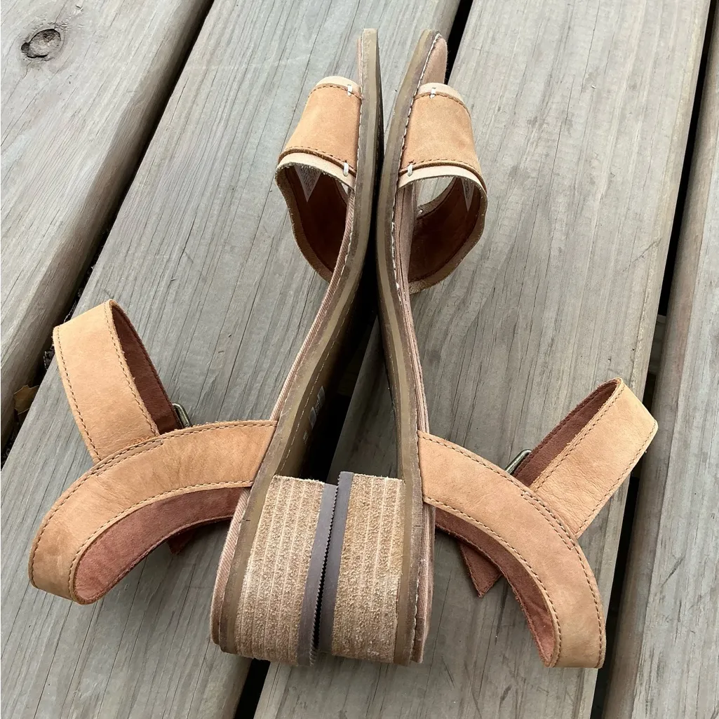 TOMS Women's Tan Sandals - Image 8