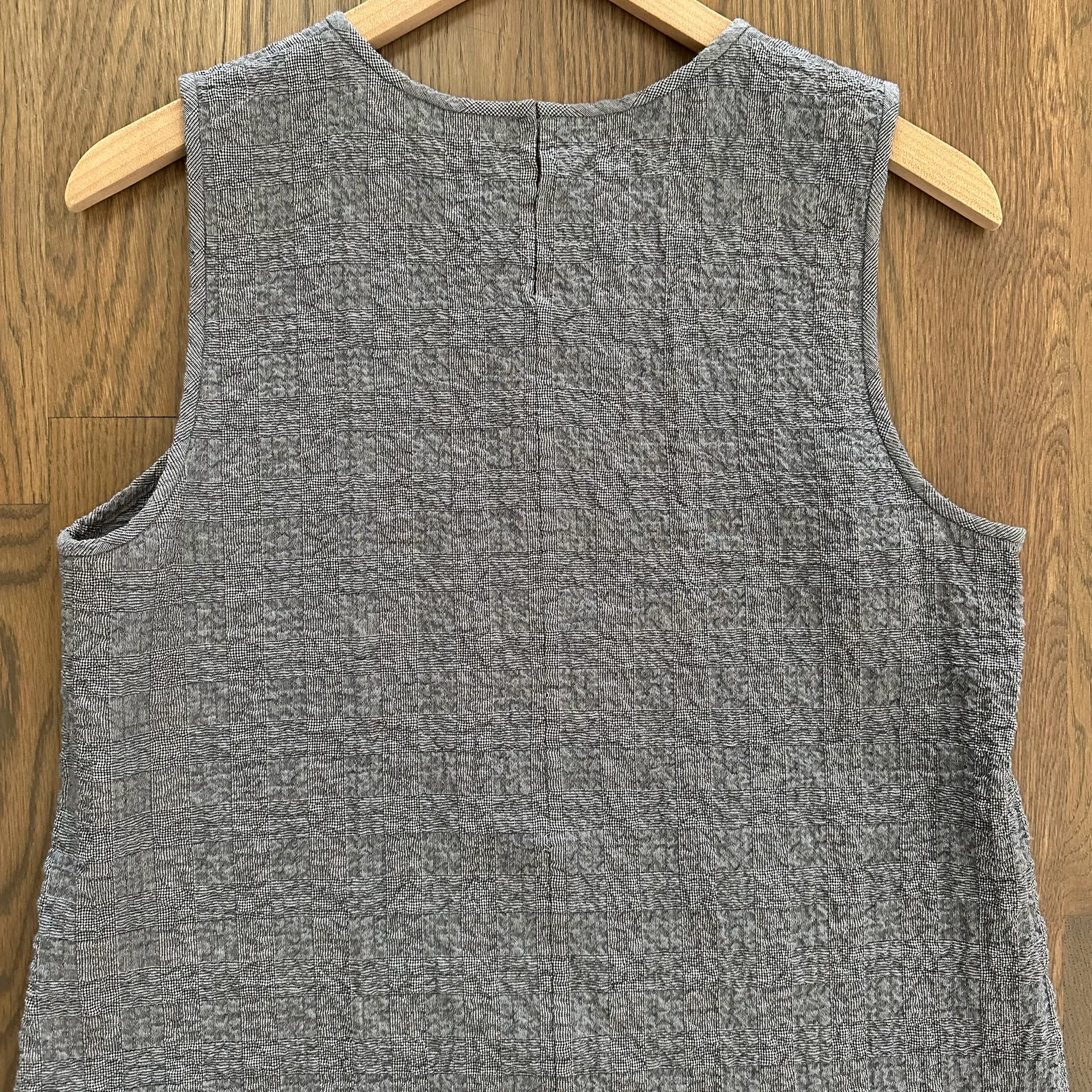 Bringam Seersucker Houndstooth Sleeveless Top in Blue Size Medium - Image 6