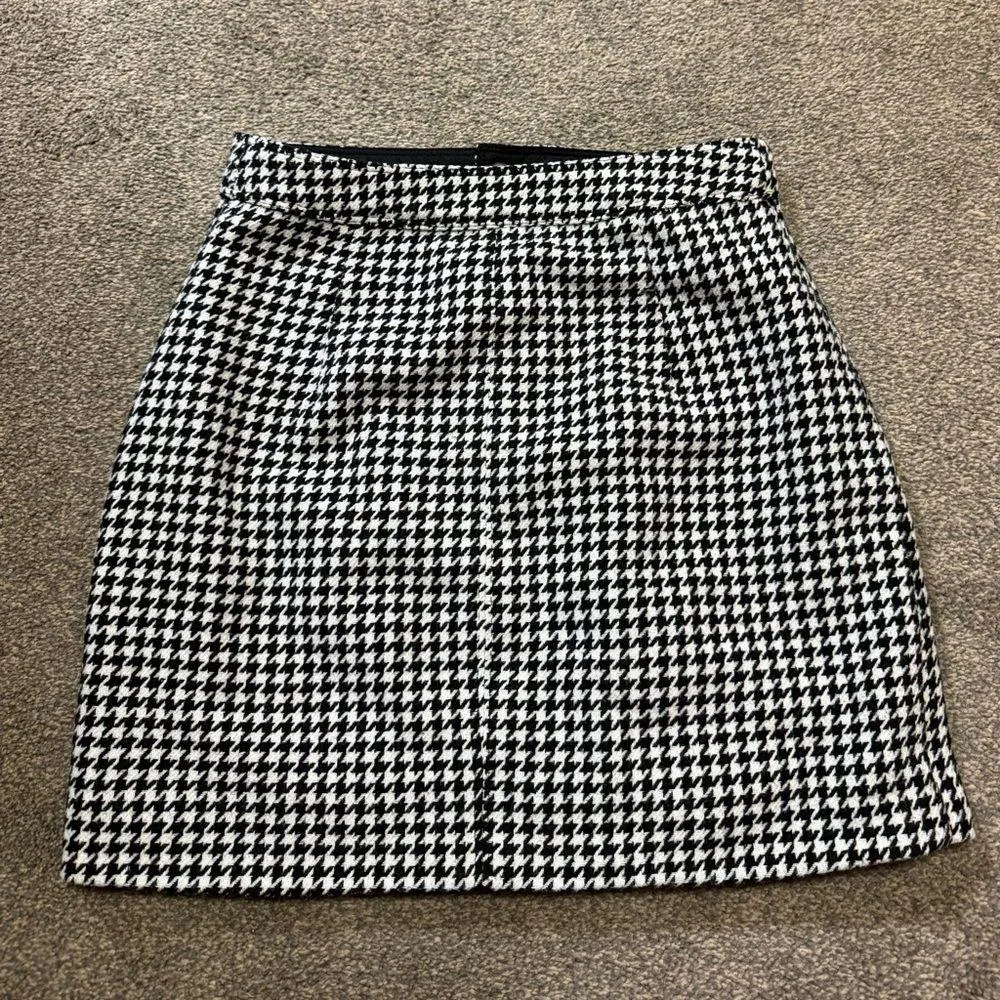 Hollister Women Ultra High-rise Skirt Small S Black White Houndstooth Full Zip - Image 3