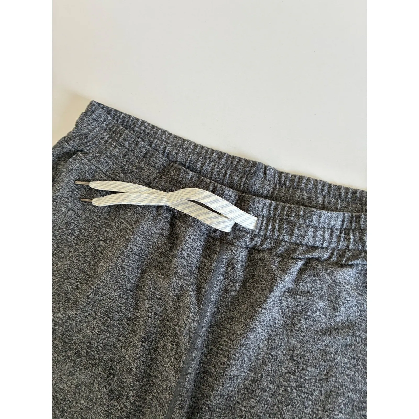 Vuori  Performance Jogger Pants Heather Grey Drawstring Pockets Women's Large - Image 3