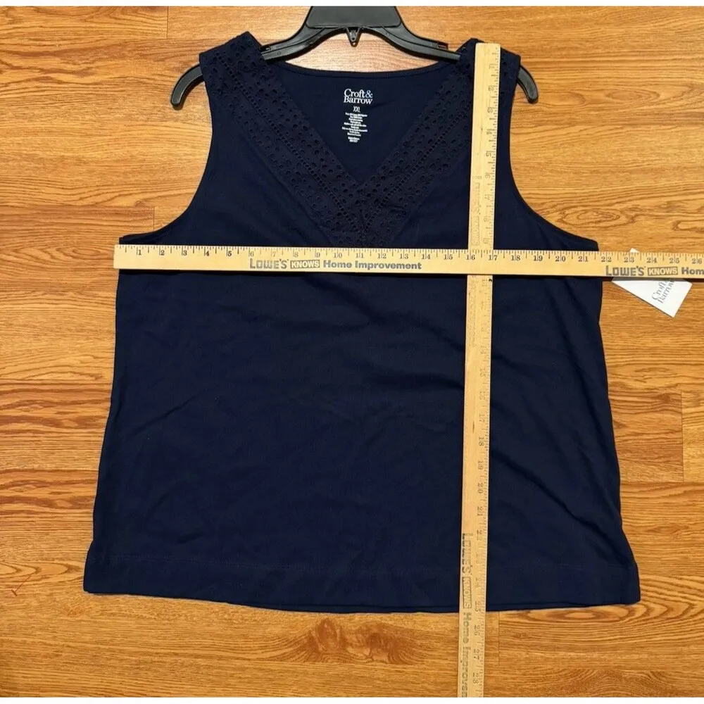 Croft & Barrow Tank Top Shirt Size XXL  Navy Blue Eyelet  Cotton V-neck New - Image 6