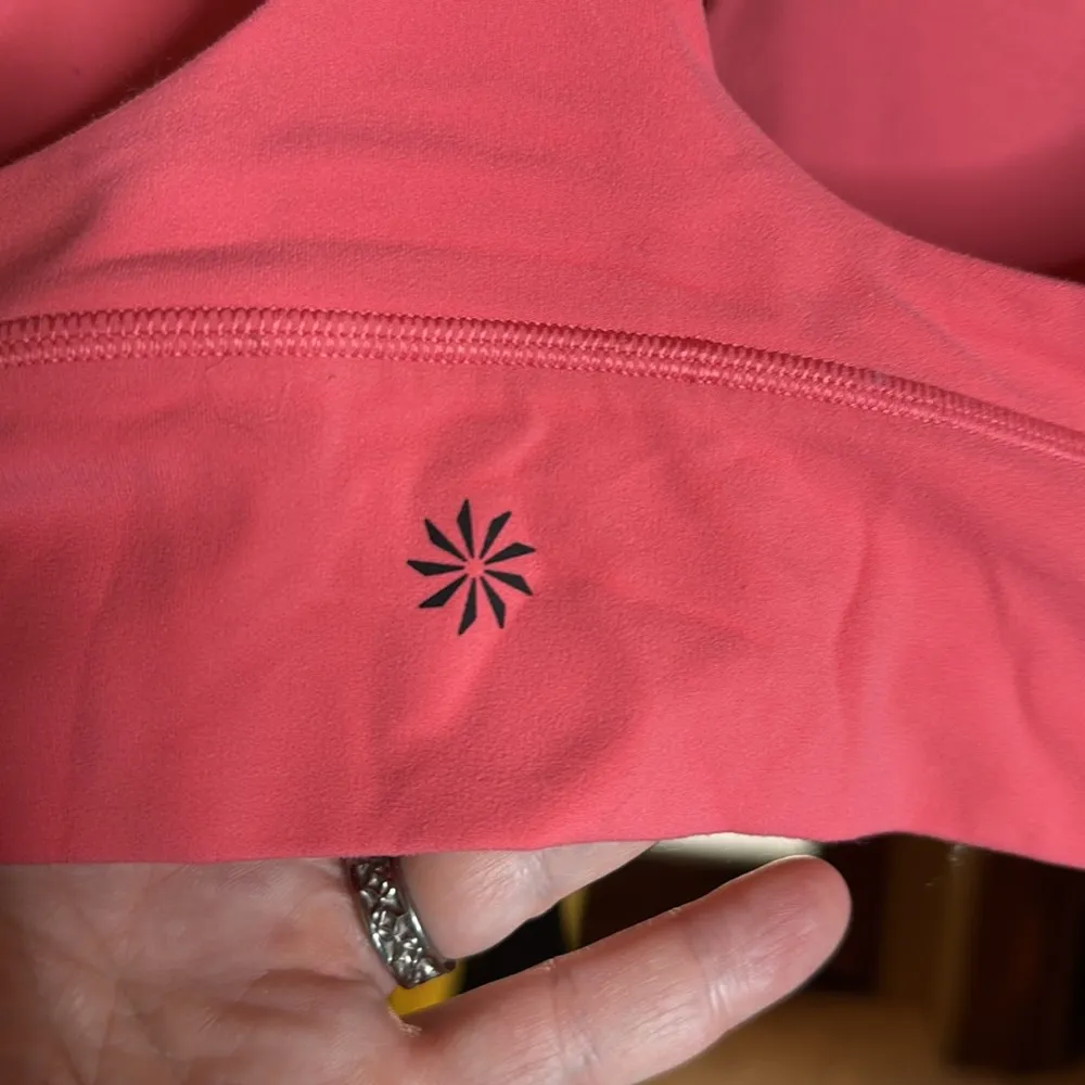 ATHLETA CORAL PINK TRANSCEND PLUNGE BRA A-C SIZE SMALL - Image 9