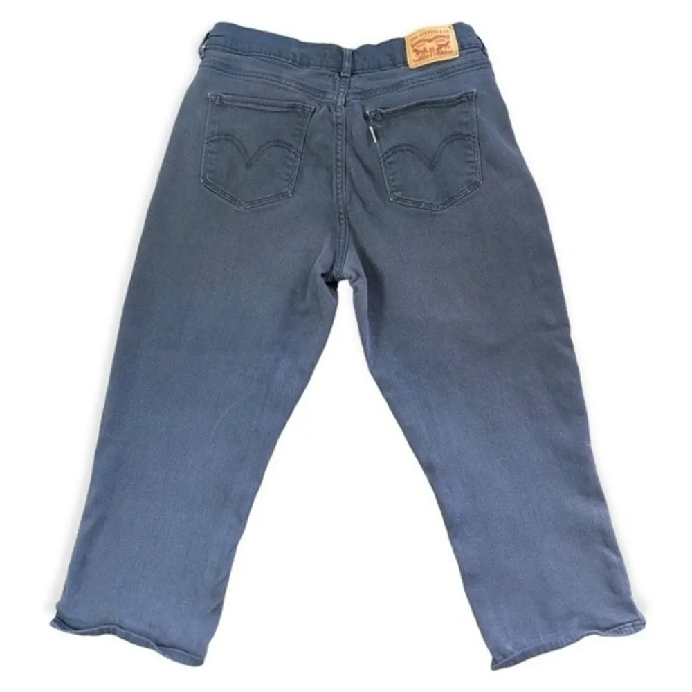 Levi’s Classic Capri Mid Rise Jeans - Image 2