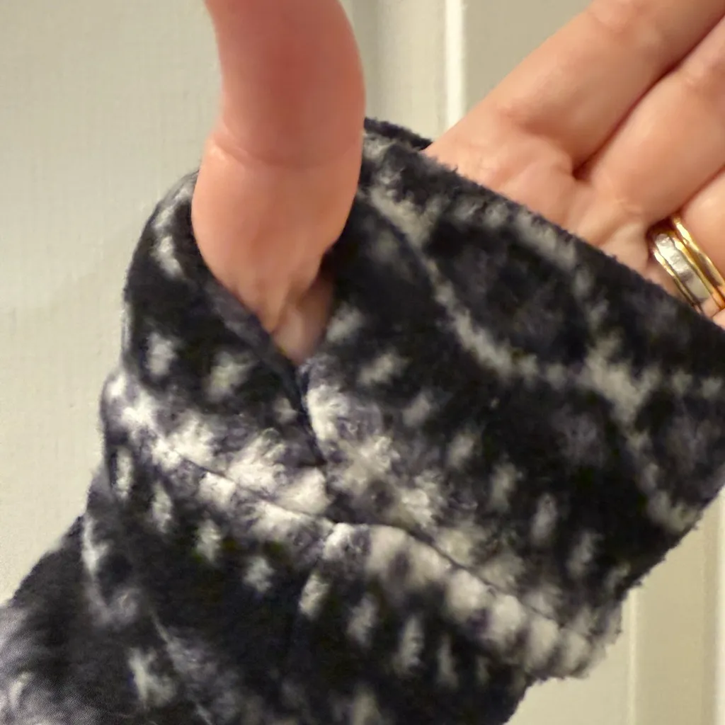 Climate Right by Cuddl Duds Fair Isle Black White Top Womens Large - Image 3