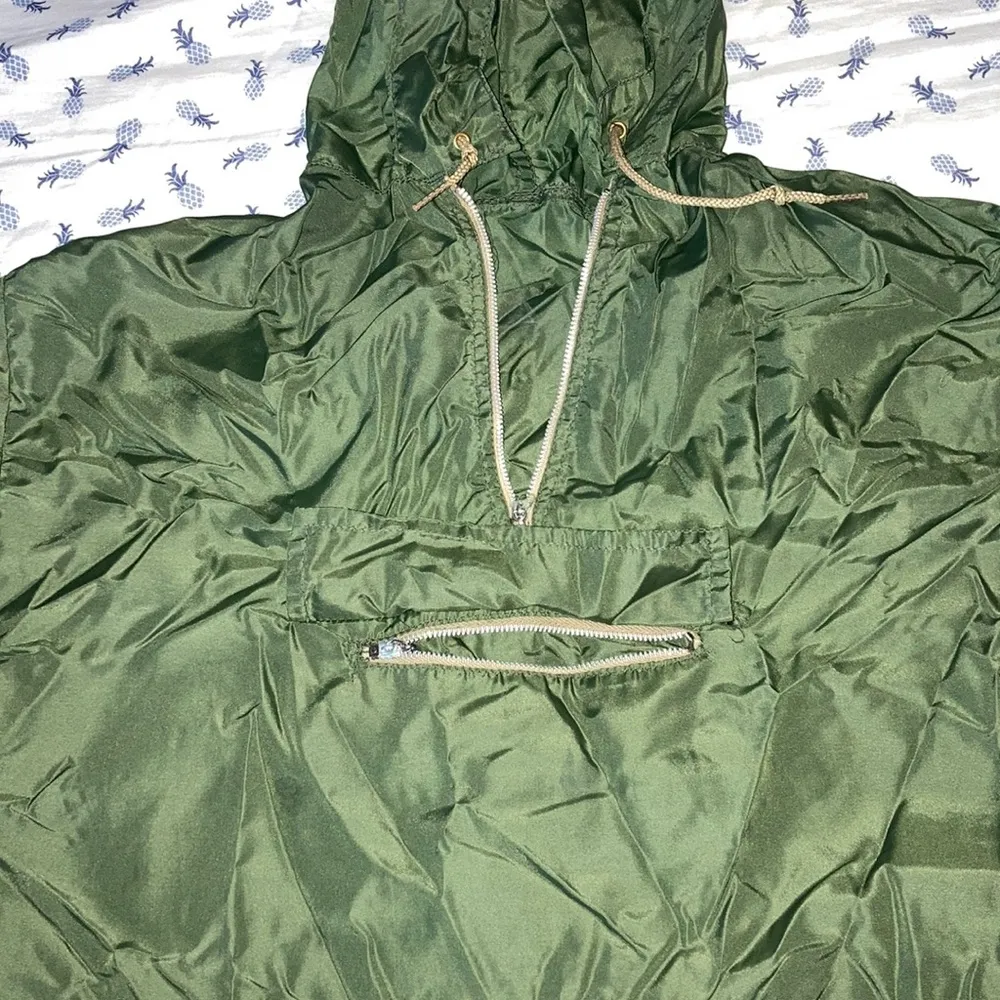 Green Quarter zip lightweight wind breaker - Image 3