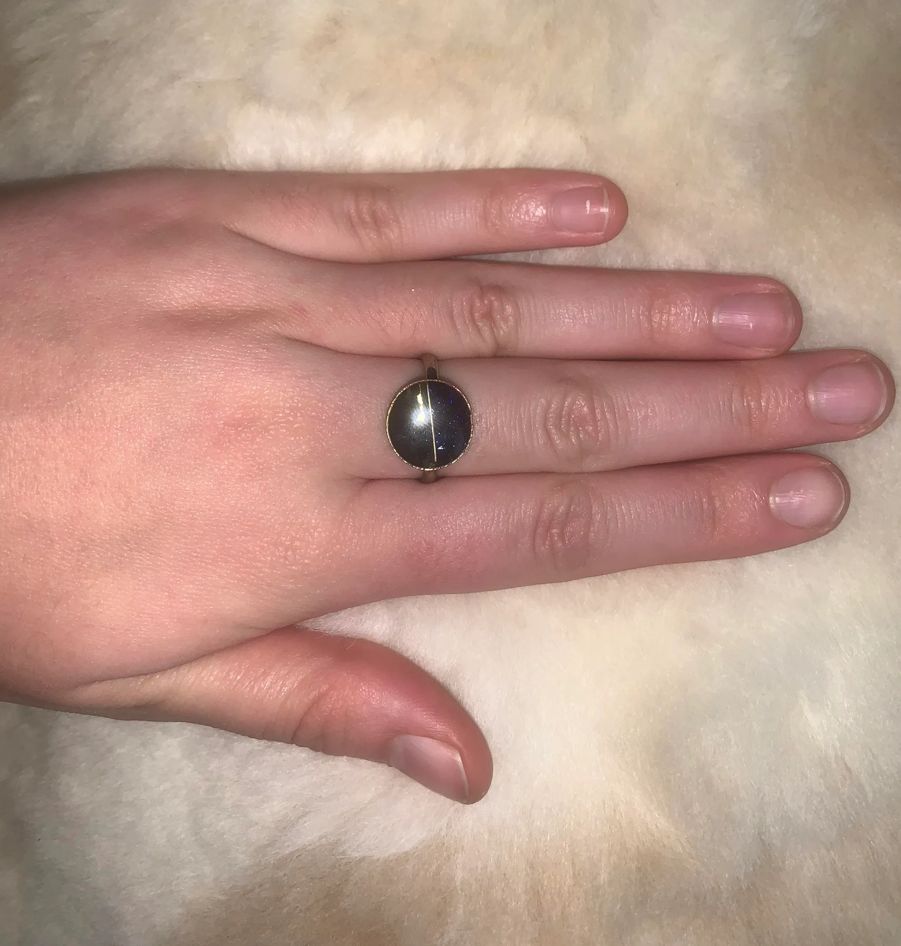 Boutique Circle Resin Ring - Image 3