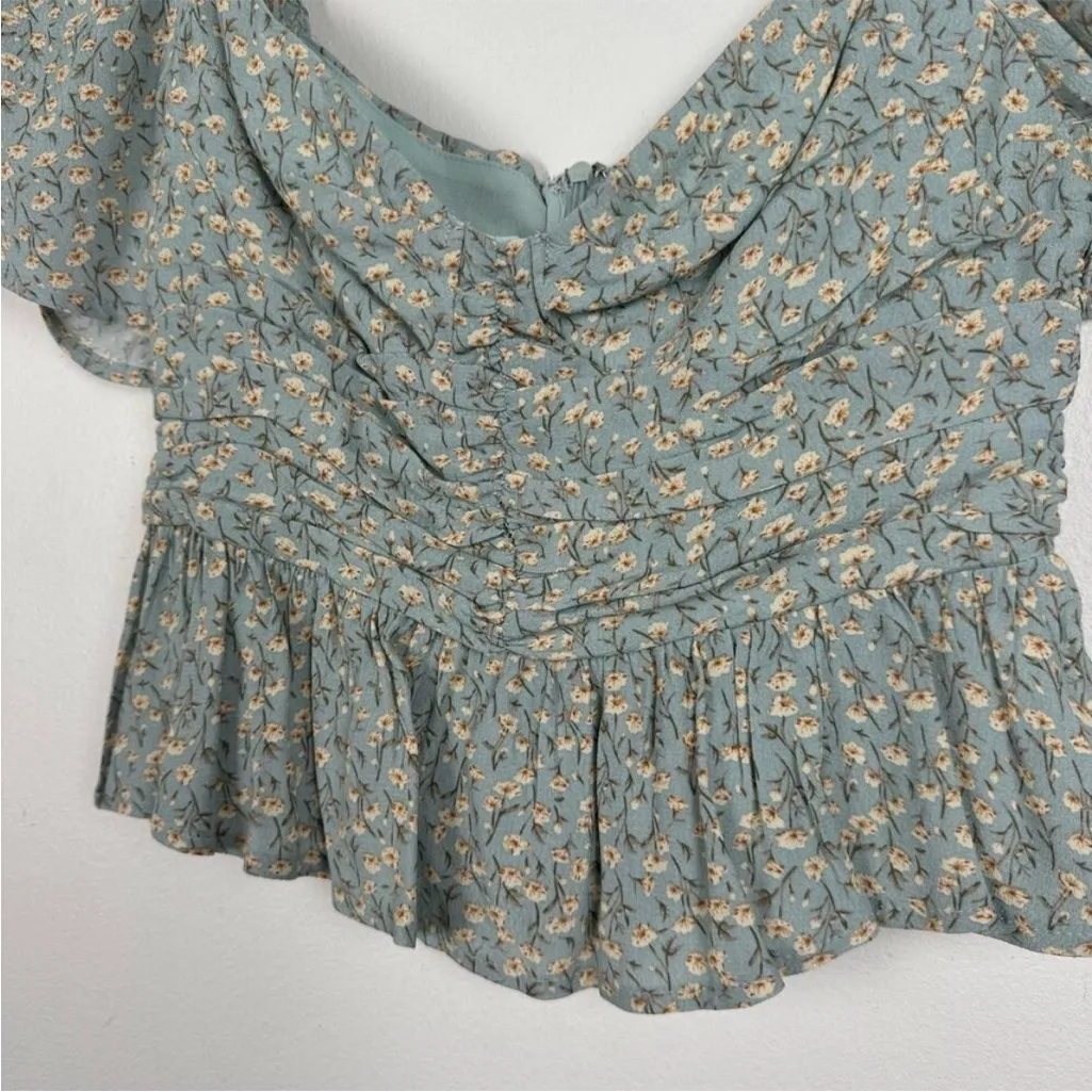 ASTR the Label Blue Ditsy Floral Crop Peplum Ruched Sleeve Top size S - Image 7
