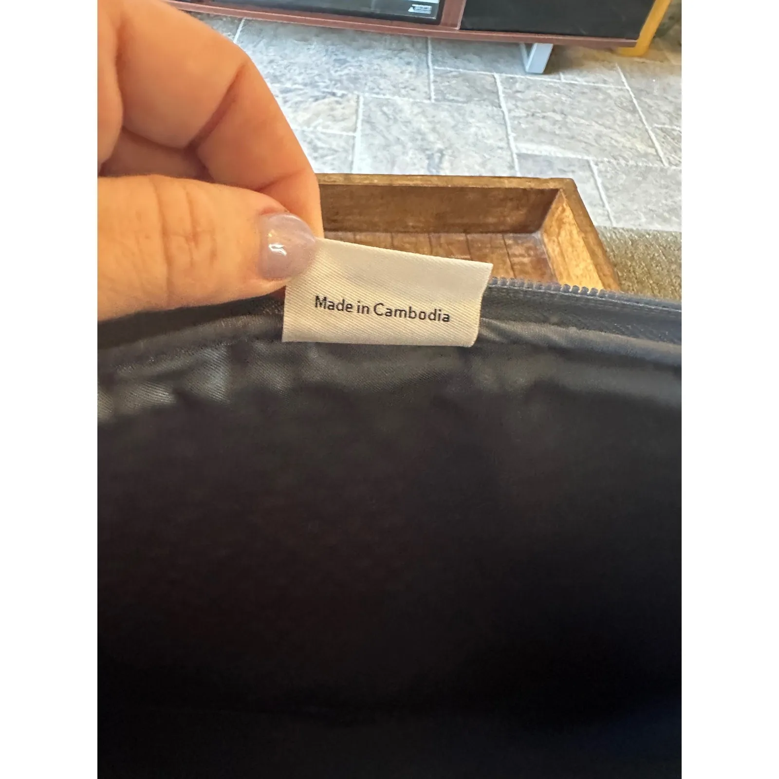 Vera Bradley Quilted Pouch Organizer Floral Print Red Green Gray Zip Pouch 14 in - Image 6