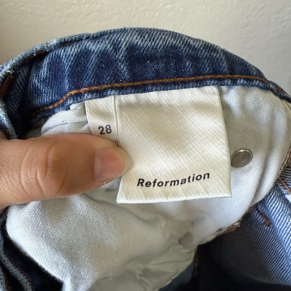 Reformation Cynthia High Relaxed Jean Size 28 - Image 9