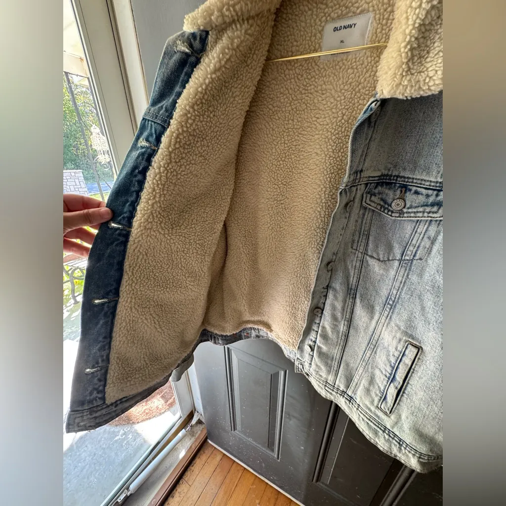Old Navy Blue Denim Jacket with Cream Sherpa Lining - Image 4