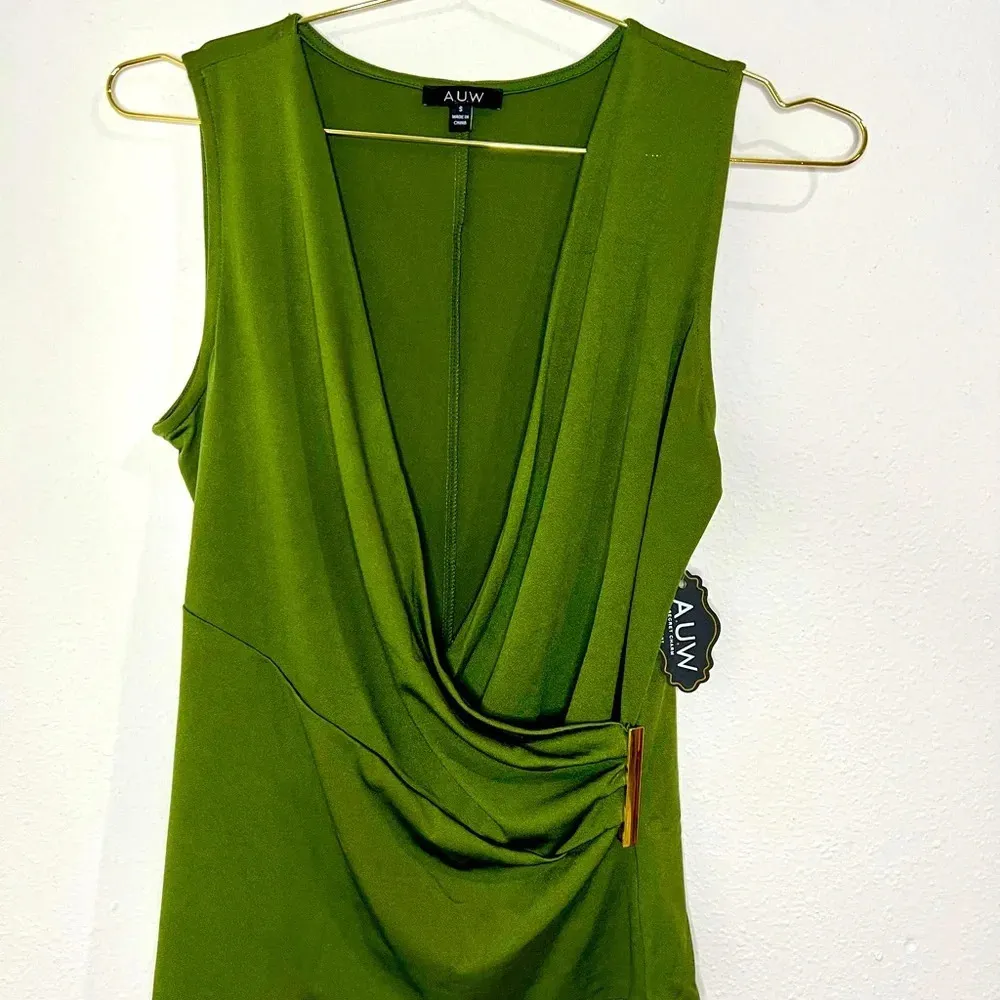 AUW 🆕  Green Sleeveless Top - Image 2