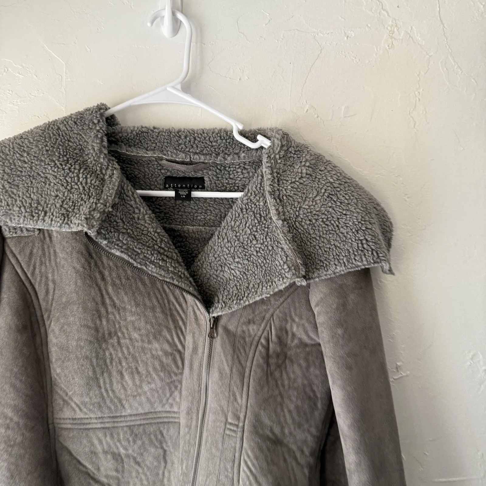 Attention Y2k Womens Large Faux Shearling Sherpa Lined Zip Up Winter Coat - Image 2