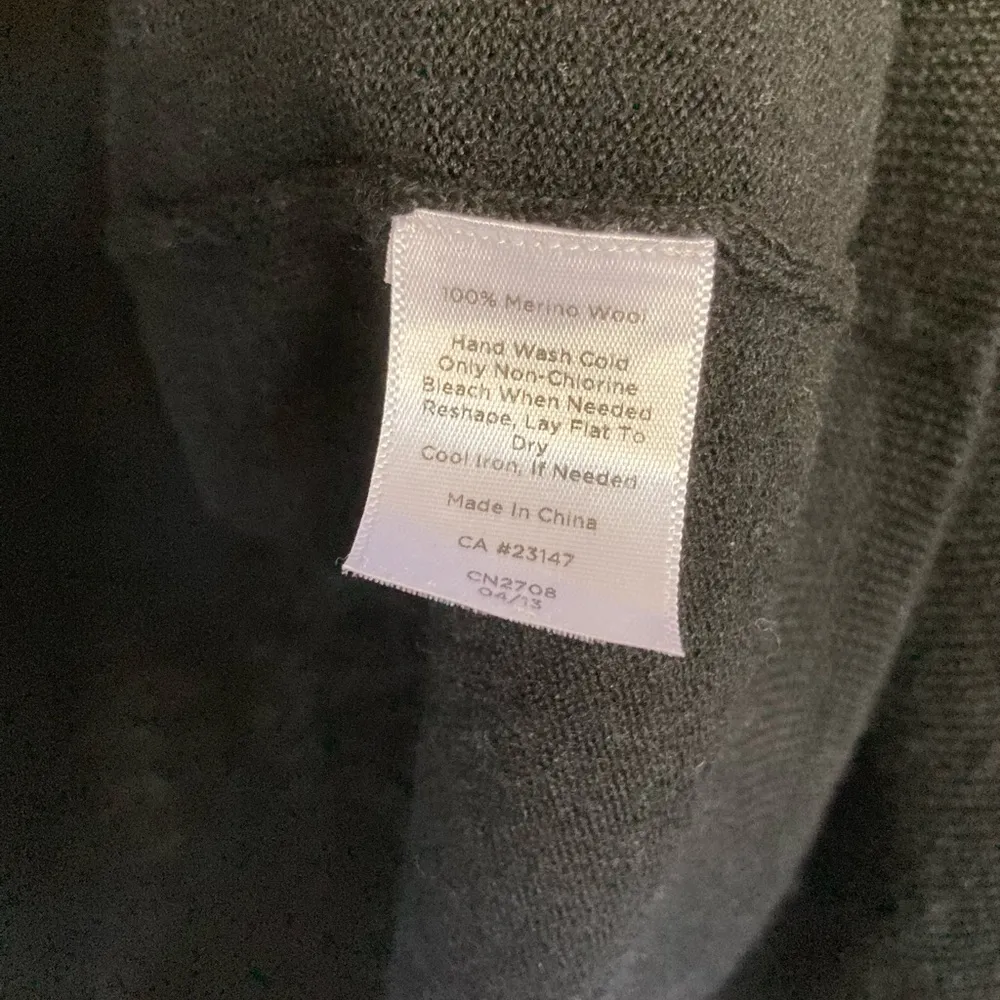 Merino wool cardigan Size M - Image 4