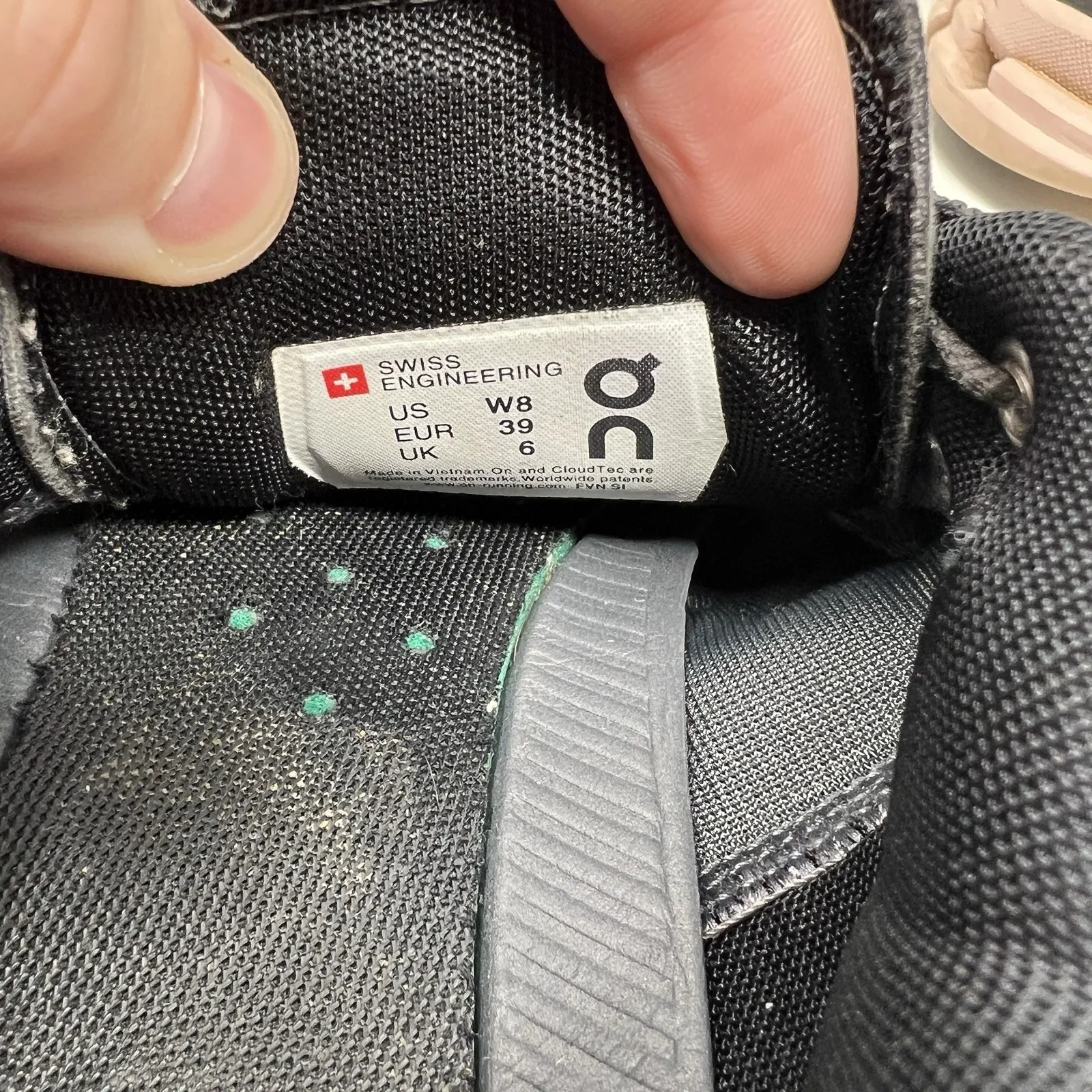 On Cloud Cloudflow Womens 8 Running Shoes Rock Rose Cloudtec Lace Up Sneakers Gray - Image 9