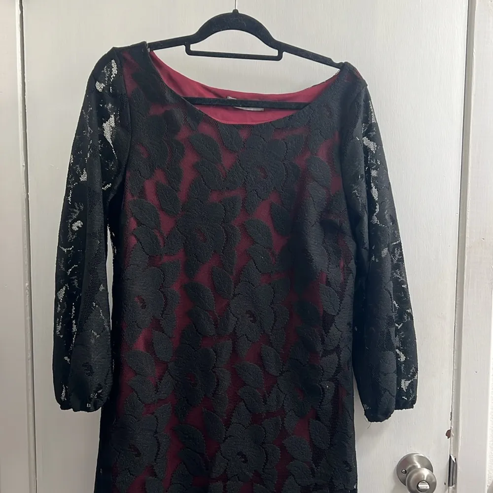Bailey blue maroon with black lace dress size large - Image 2