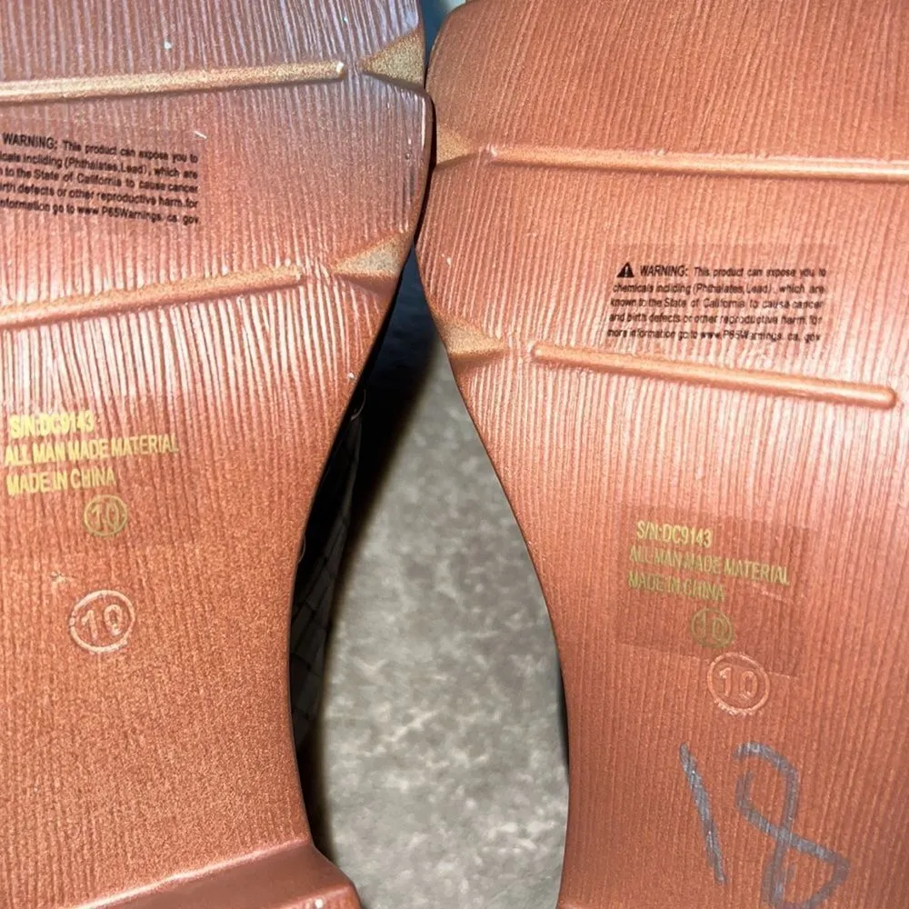 ✨ NWOT✨ATALINA FAUX LEATHER WOVEN PATTERN STUDDED HEELED CLOGS✨ Black Size 10 - Image 8