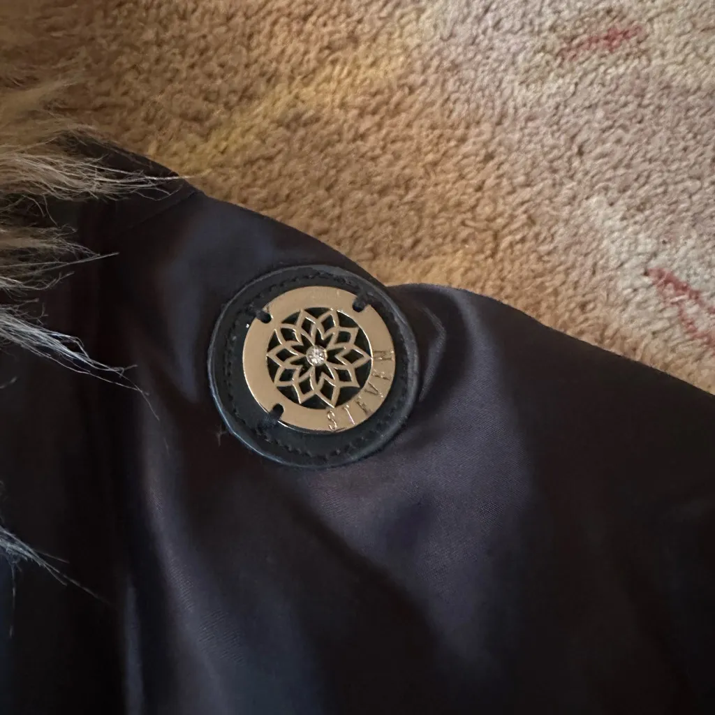 Steven By Steve Madden Black Puffer Coat with faux Fur Trim hood removable Large Size undefined - Image 6