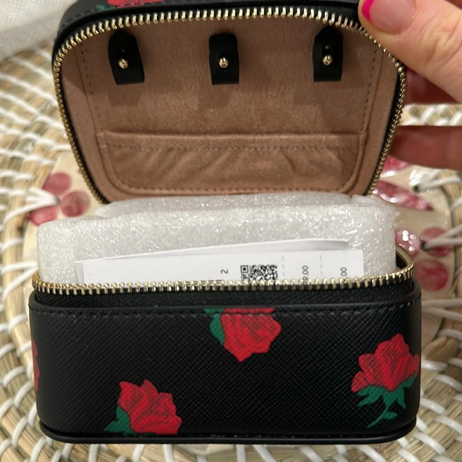 Kate spade Madison rose toss print faux leather jewelry case NEW - Image 3