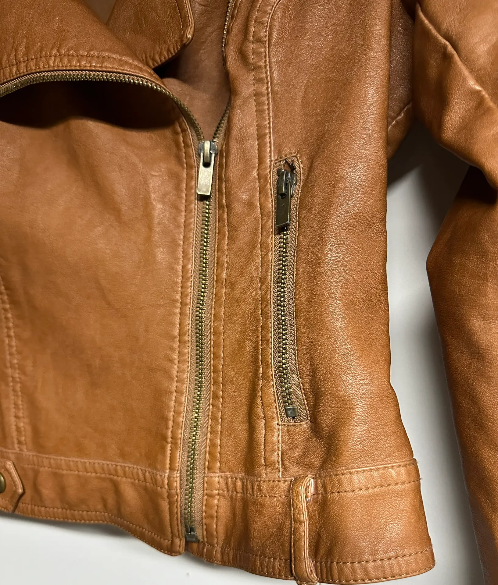 BNCI by Blanc Noir NWOT  Noir Vegan Leather Jacket Size Small - Image 7