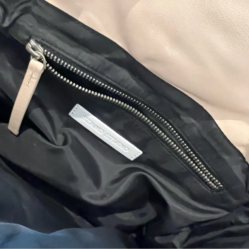 STAND STUDIO Brynnie Leather Bag Warm Sand Silver Strap Shoulder Bag - Image 12