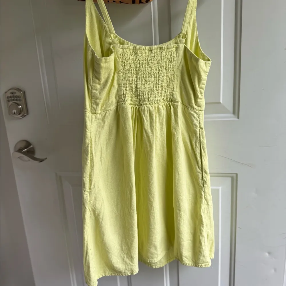 Old Navy Green Smocked Sleeveless Dress - Image 3