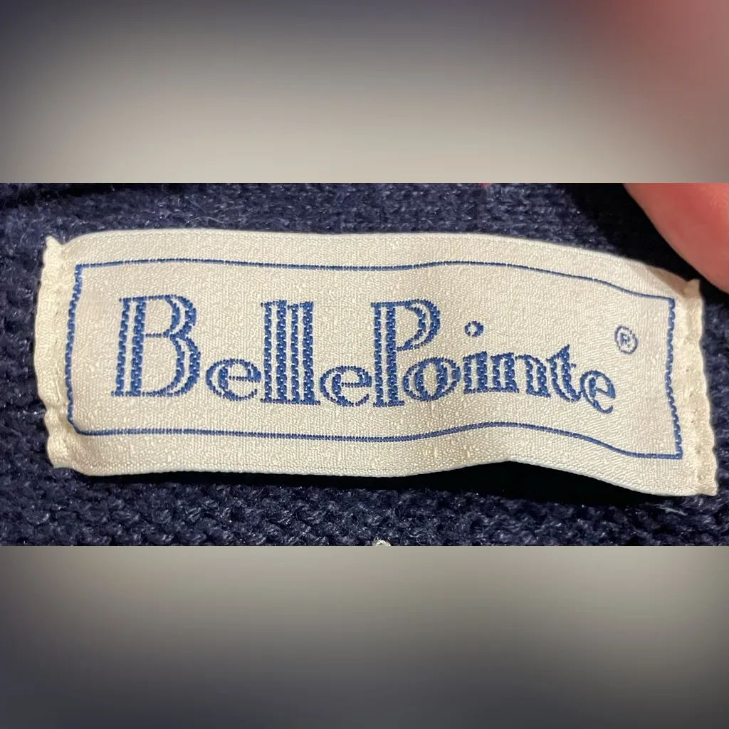 Belle Pointe NWT Women’s Size M Navy Christmas Village Scene Sweater Vest Winter Blue Size M - Image 10