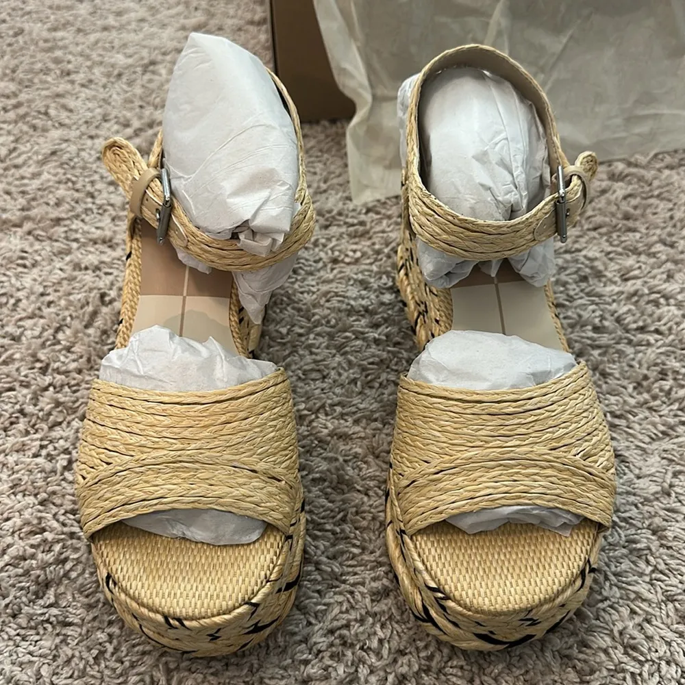 NIB Dolce Vita Tiago wedge in natural raffia color way Sz 8 Tan - Image 2