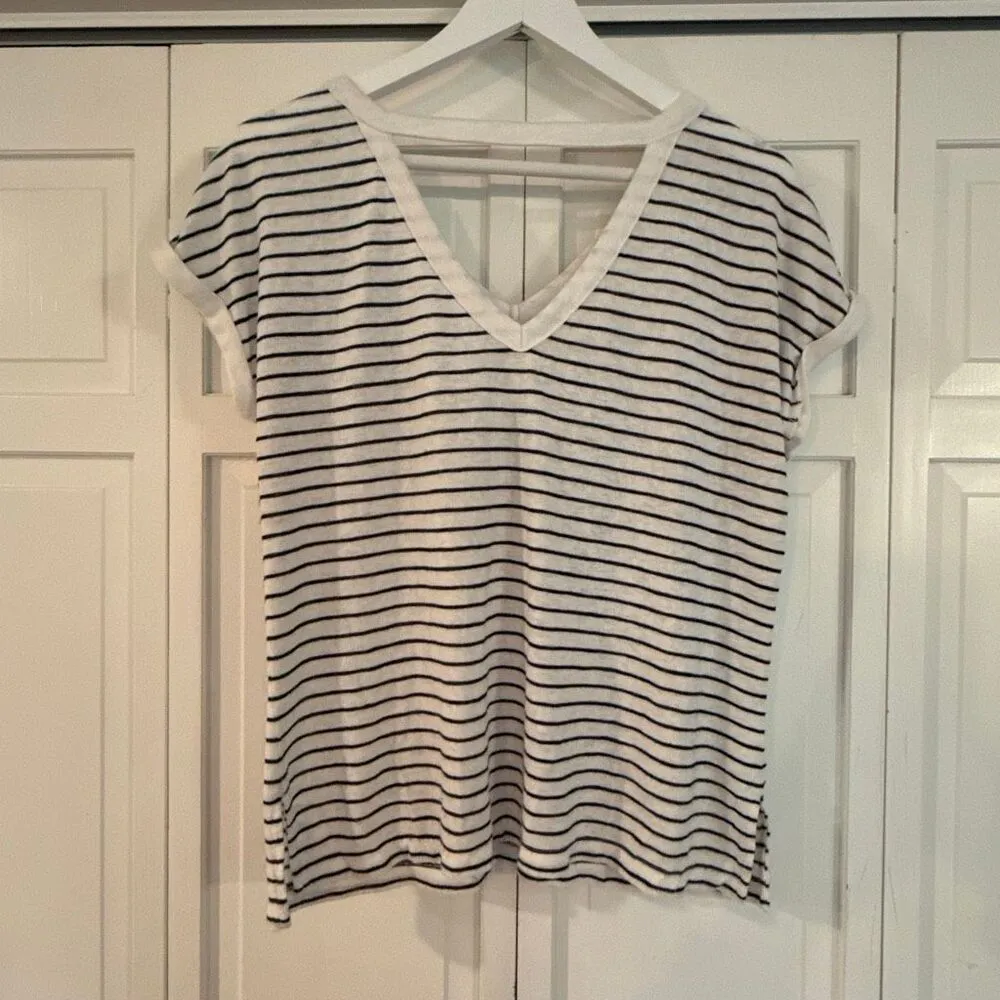 Loft vneck striped open back tshirt size small - Image 7