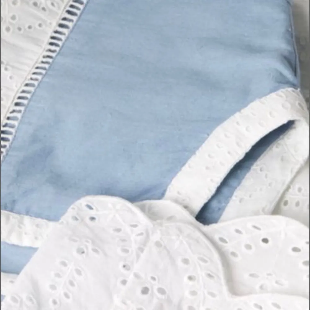 Roller Rabbit NWT Pamela Aster Eyelet Shift Dress Size M - Image 4