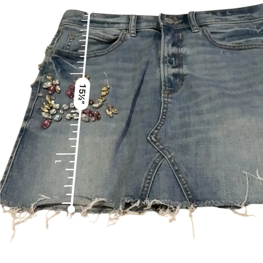 Express Y2K Rhinestone Bedazzled Raw‎ Hem Medium Wash Denim Mini Skirt Sz 4 - Image 9