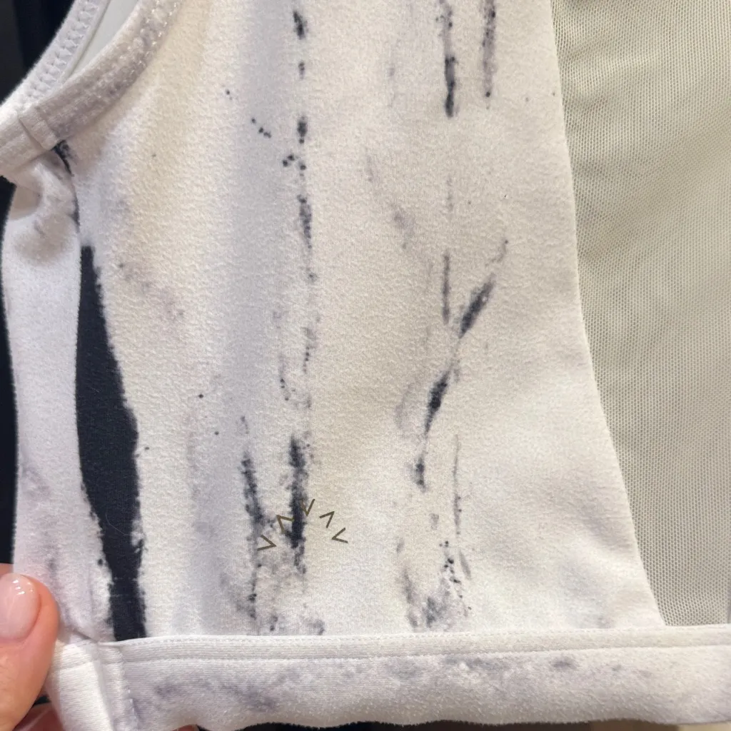 Varley mesh detail cropped workout top - Image 4