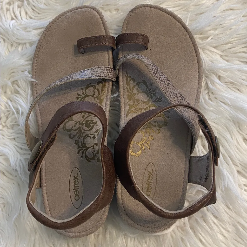 Aetrex Brown and Cream Sandals size 10 excellent condition see all photos - Image 6