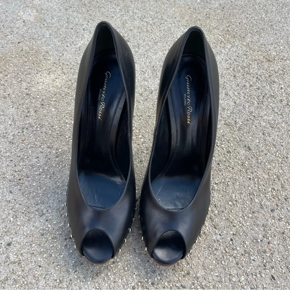 Gianvito Rossi Peep Toe Pumps in Black Leather size 41 - Image 9