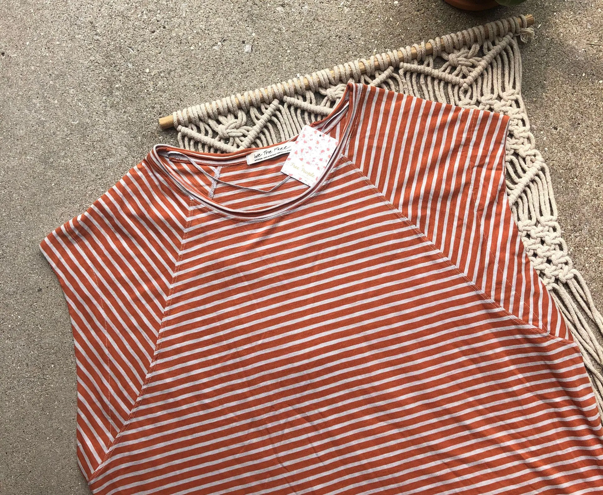 New  Striped Tee Shirt Size Medium - Image 7