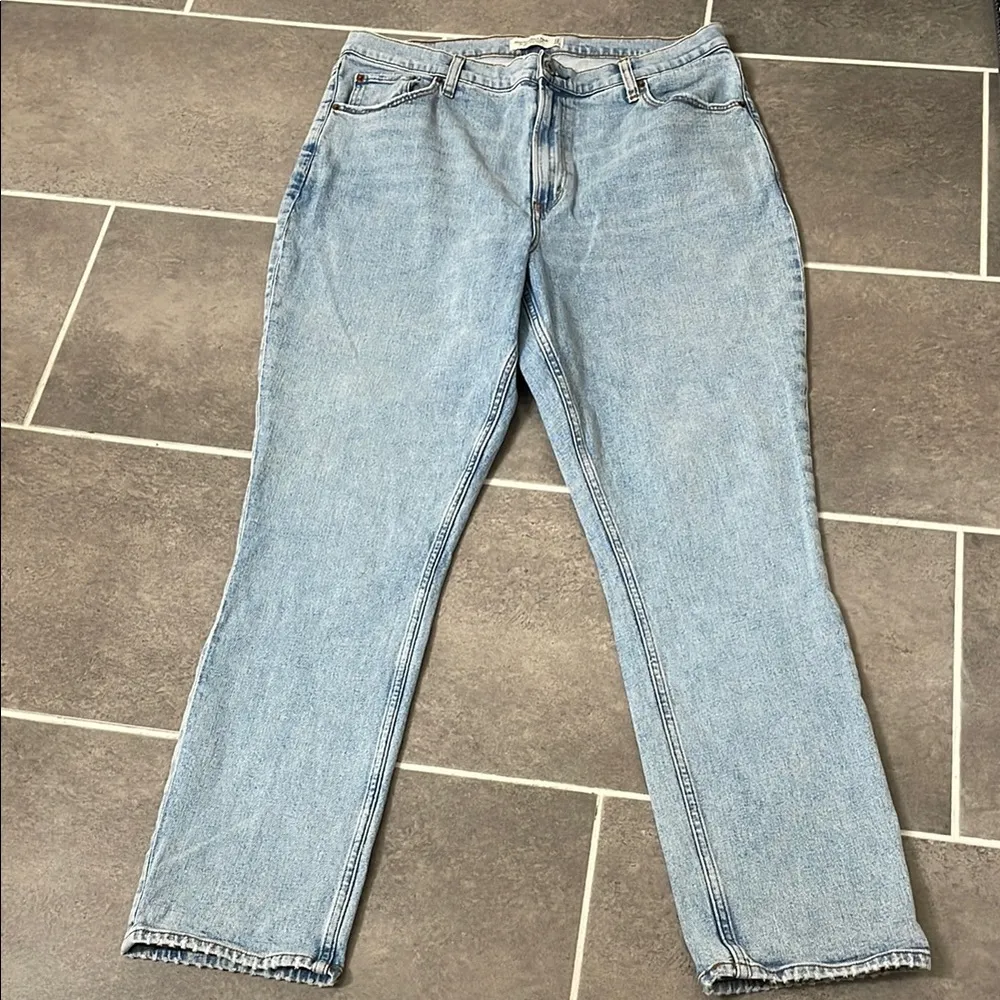 Abercrombie Ultra High Rise Curve Love 90s Slim Straight Jeans Size 33/16 - Image 2