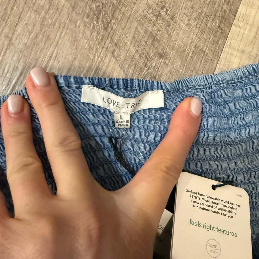 Love Tree Smocked Tencel Puff Sleeve Top - Light Wash Blue - Large - Image 2