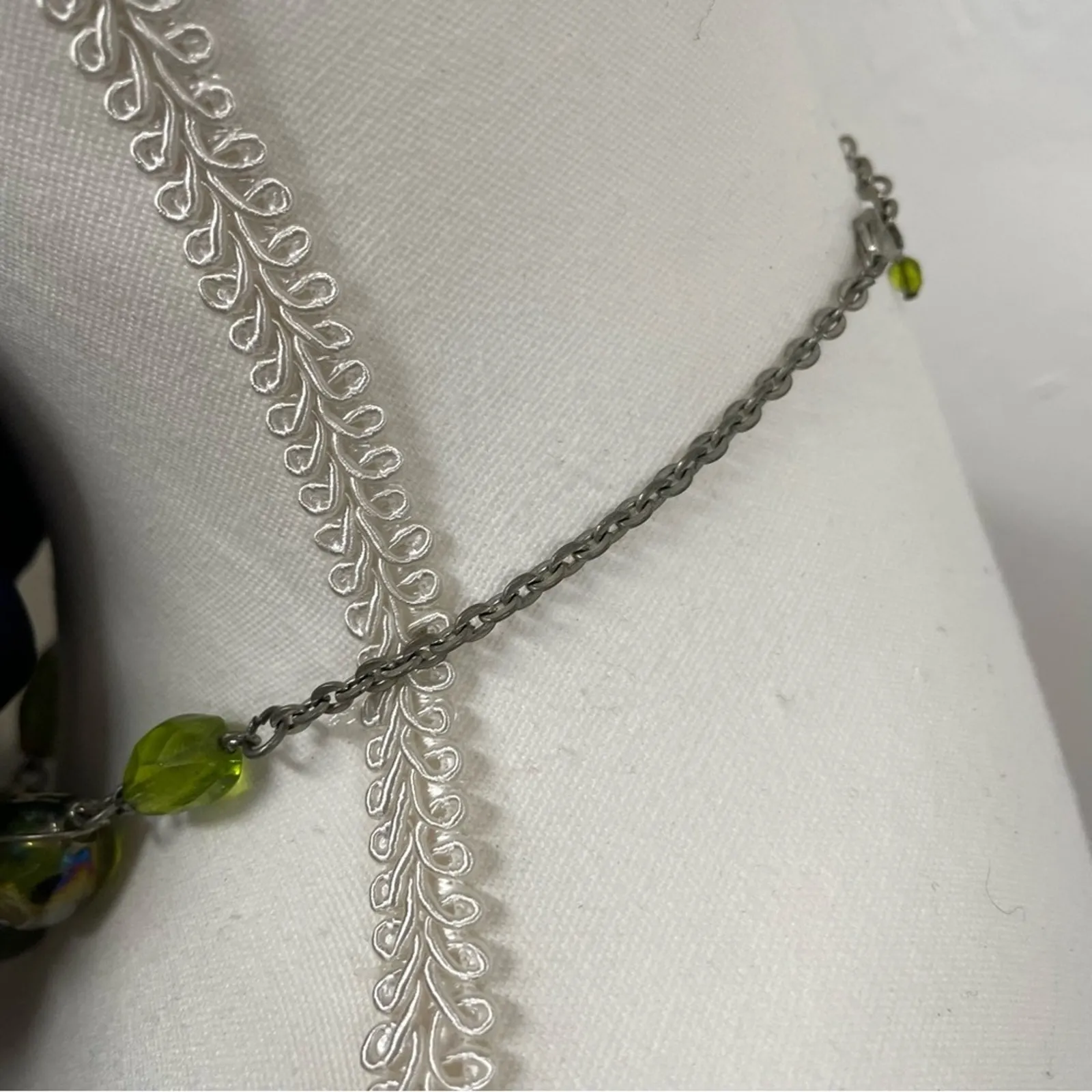 Green Glass Oval Bead Necklace Short Vintage Rustic Boho - Image 5