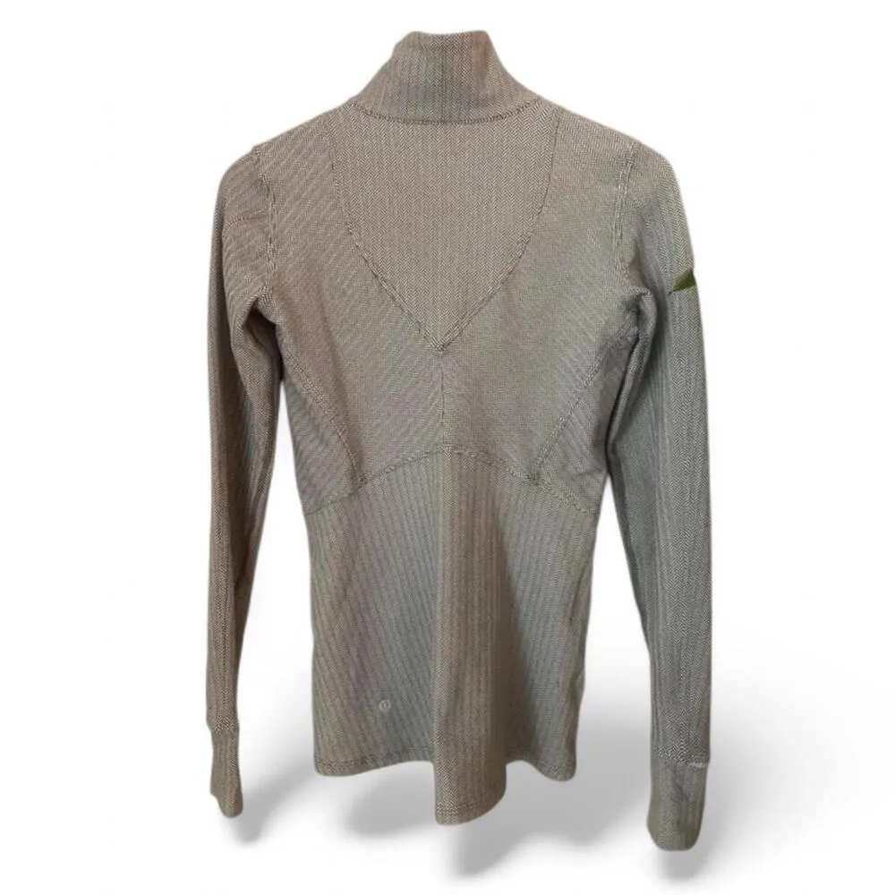 Lululemon Women's grey Shirts Size 4 - Image 8